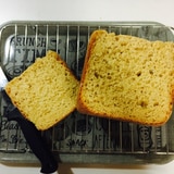 ずっしり糠とコーンミール入り食パン